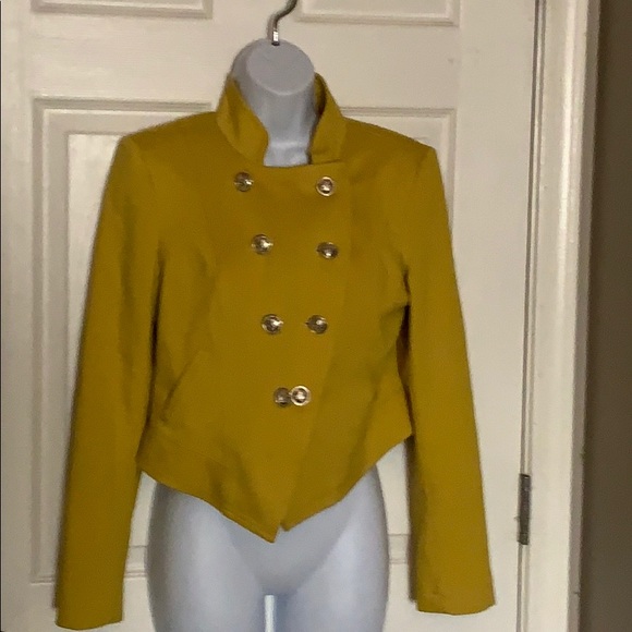 Blazer - Picture 4 of 6